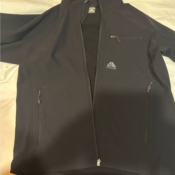 Nike ACG Black Jacket - Picture 5 of 14